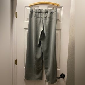 Lululemon On The Fly trousers size 6 gray